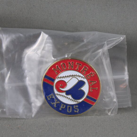 Montreal Expos Pin (VTG) - Team Logo Round Pin - Stamped Pin - Picture 1 of 3